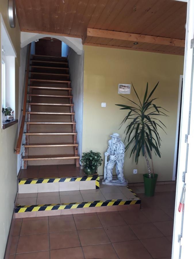 Pod Piramida Villa Ługniany Dış mekan fotoğraf