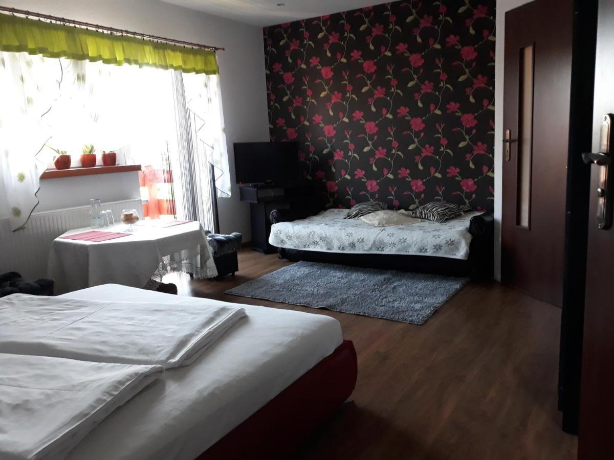 Pod Piramida Villa Ługniany Dış mekan fotoğraf